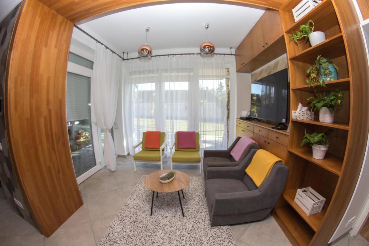 Dióliget - Housity