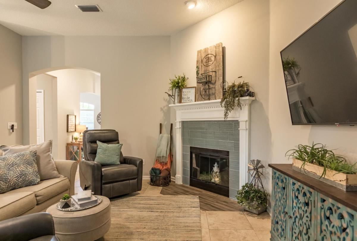 Rustic Owl 3 Bedrooms and Outdoor Space - Housity