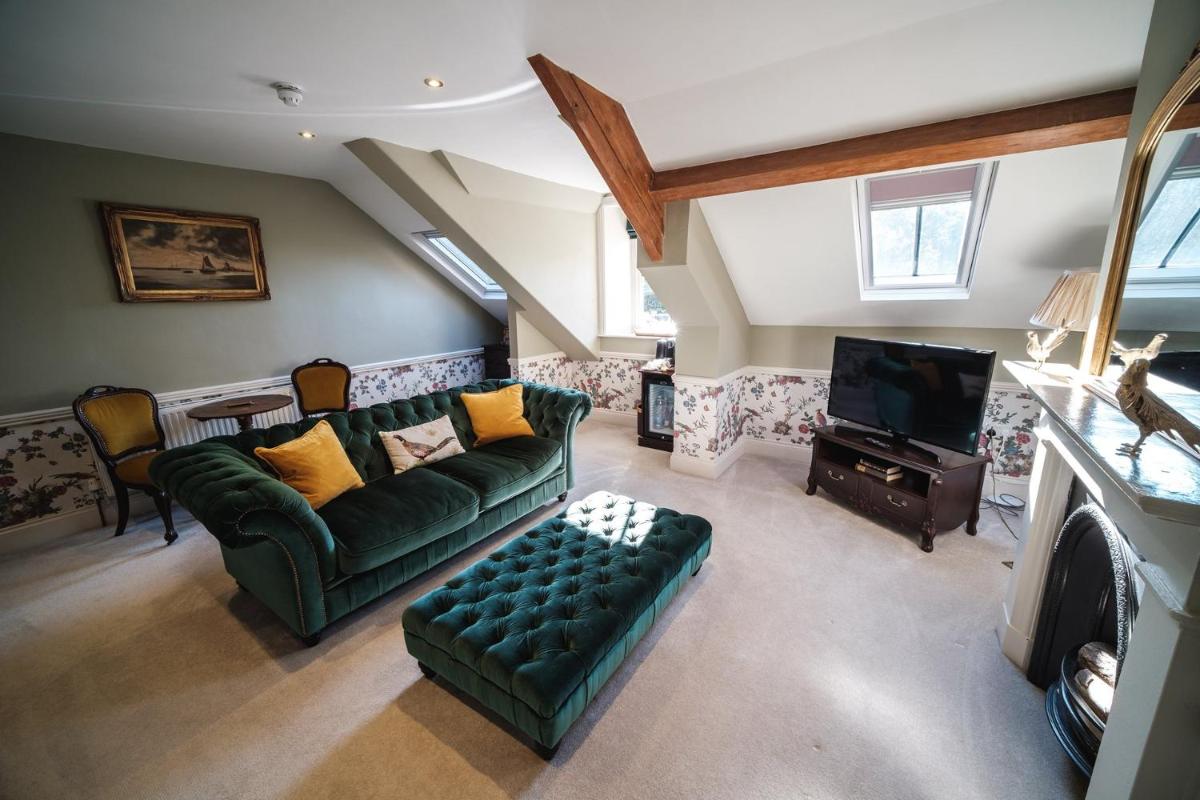 West Layton Manor - Housity