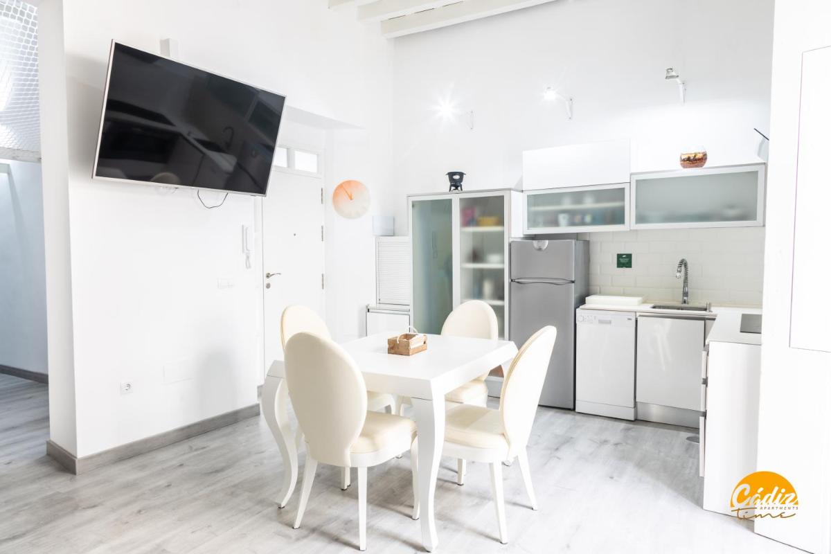 Diversión en Familia by Cádiz time Apartments - Housity