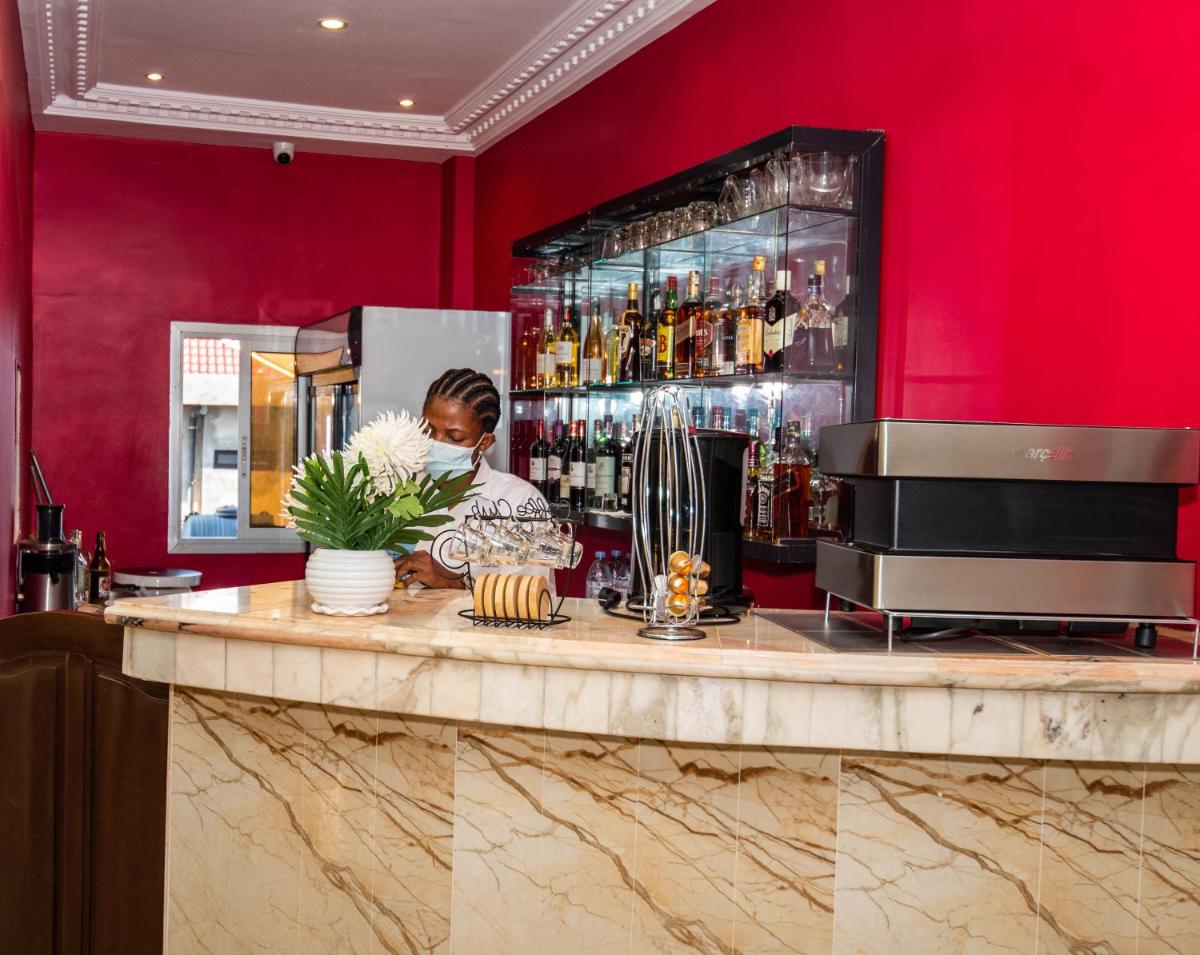 ISIS Hôtel - Housity