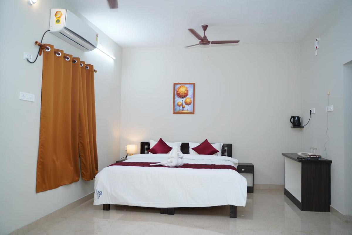 Hotel Akshith Inn - Housity