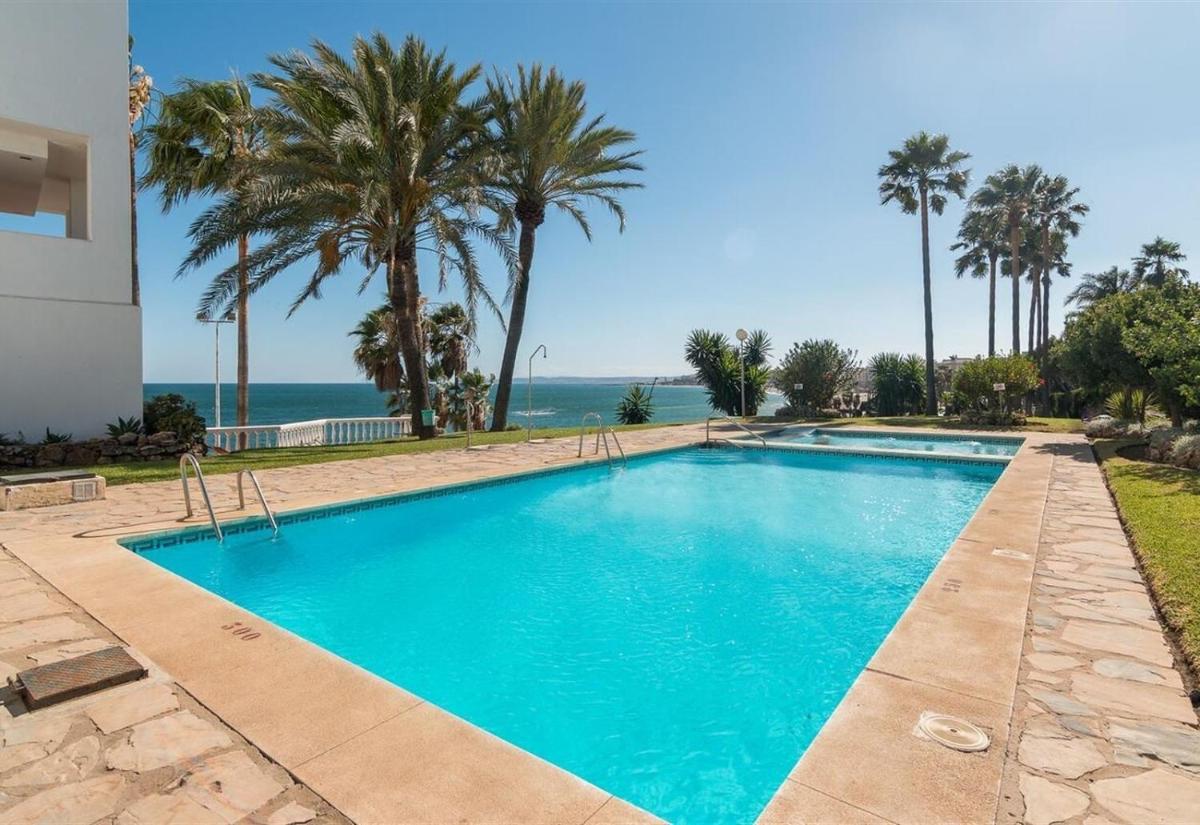 Penthouse boulevard Estepona 405 - Housity