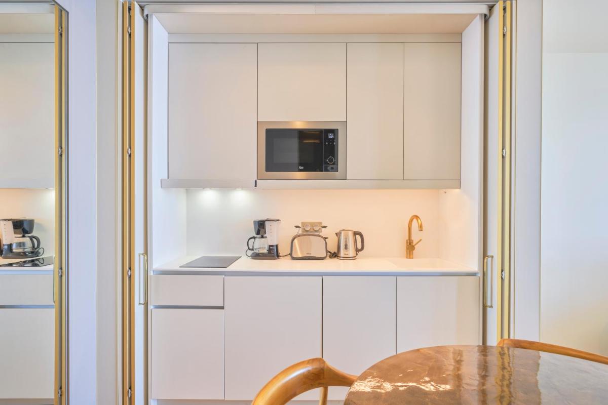 A cozinha ou kitchenette de Savoy Palace - The Leading Hotels of the World - Savoy Signature