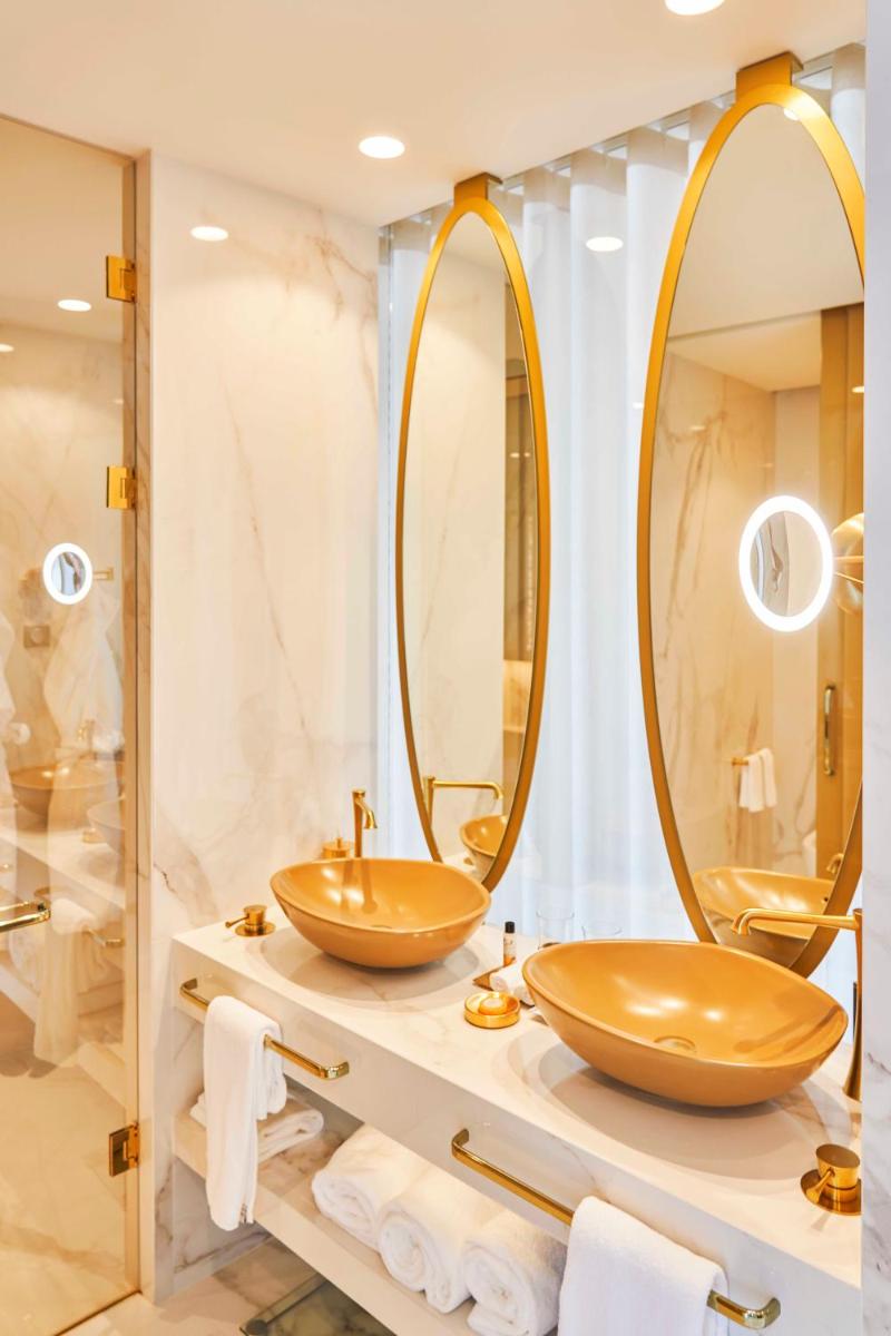 Uma casa de banho em Savoy Palace - The Leading Hotels of the World - Savoy Signature
