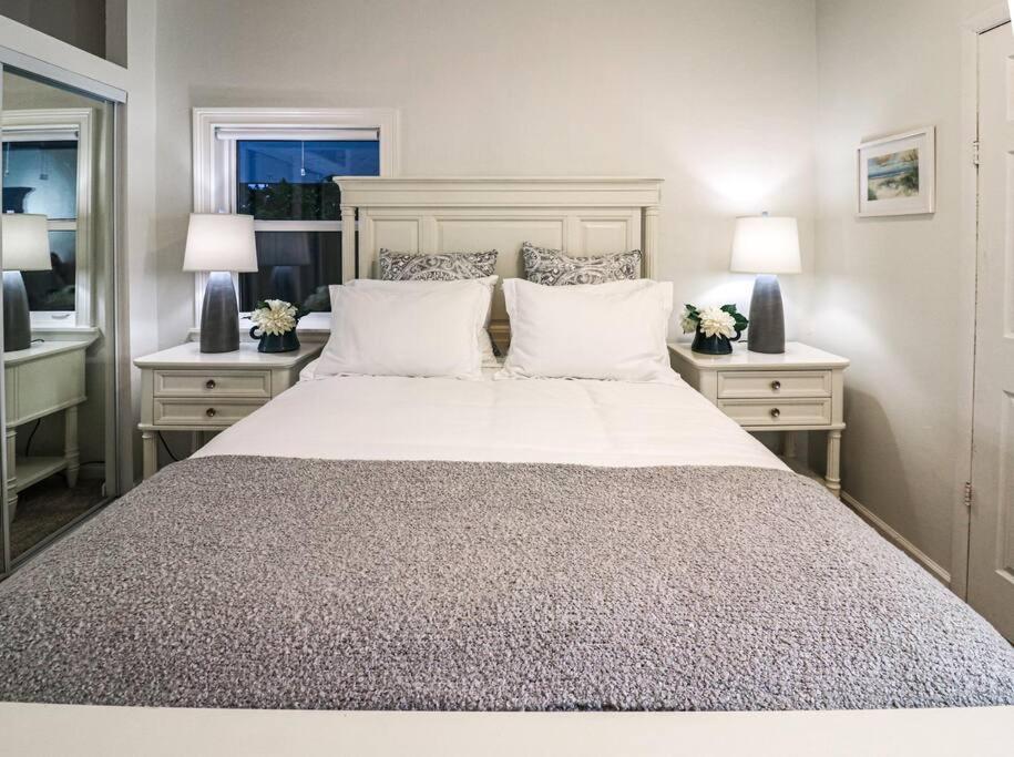 Florida Vacation 2 BR House 5 Min WPB Downtown Beach Golf - Housity