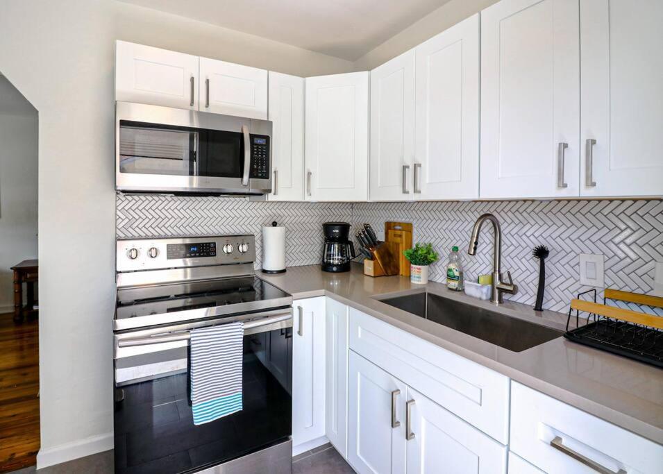 Suitetrails - Florida Vacation 2 BR House 5 Min WPB Downtown Beach Golf