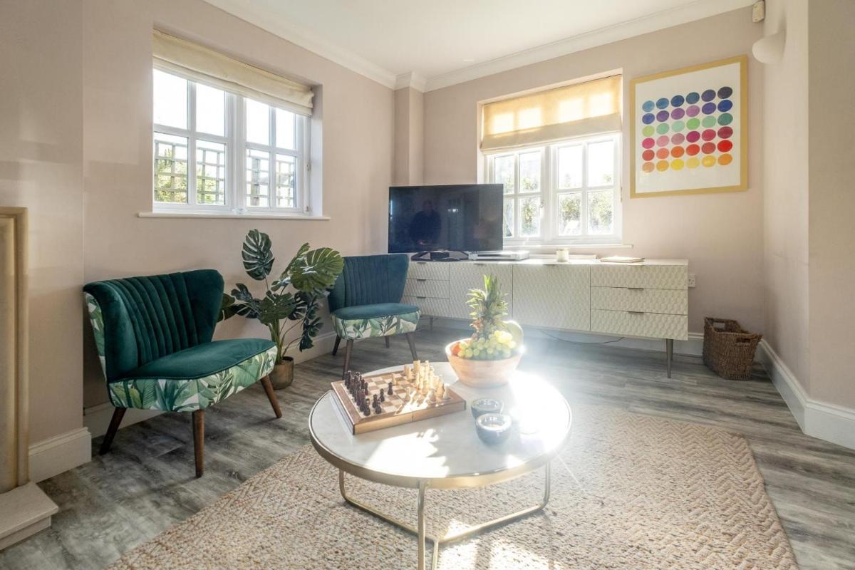 1 Sanctuary Court - Aldeburgh Coastal Cottages - Housity