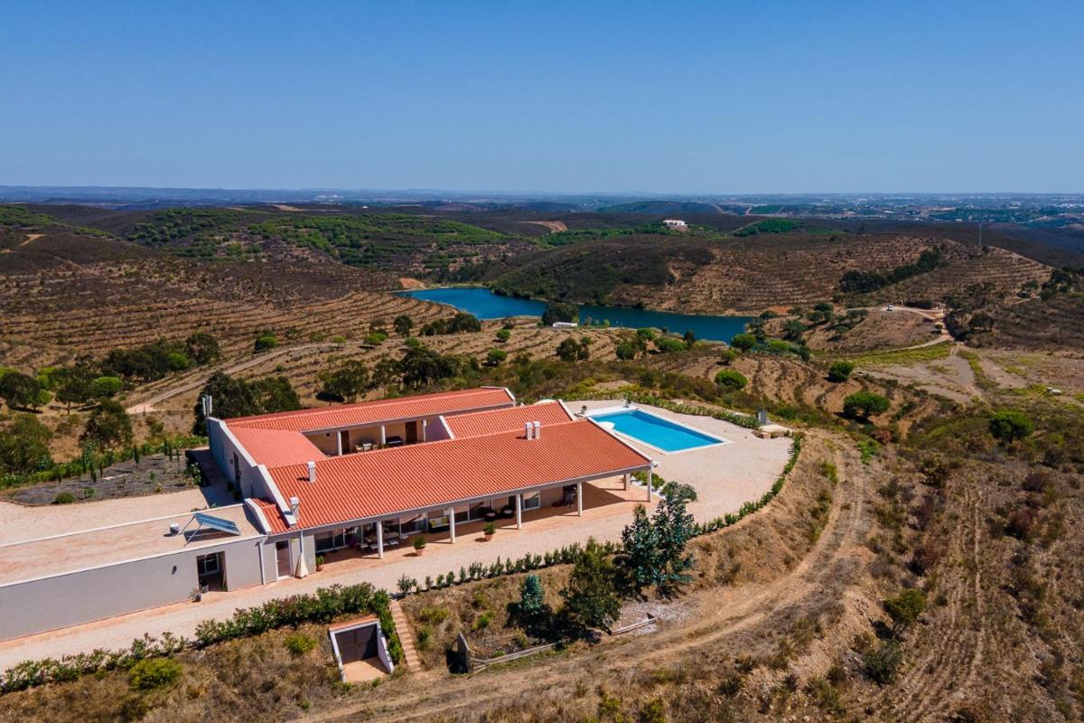 Suitetrails - Corte Velada Guest House by LovelyStay