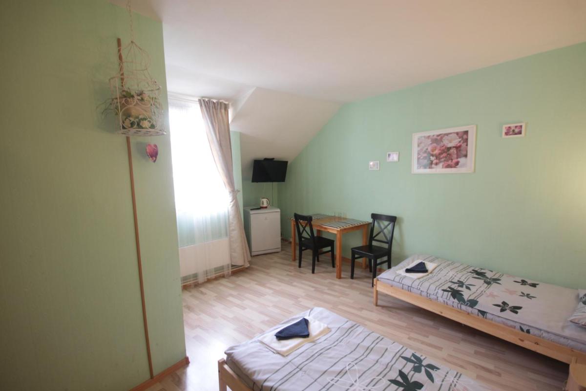 Slavyanskii Dvor - Housity