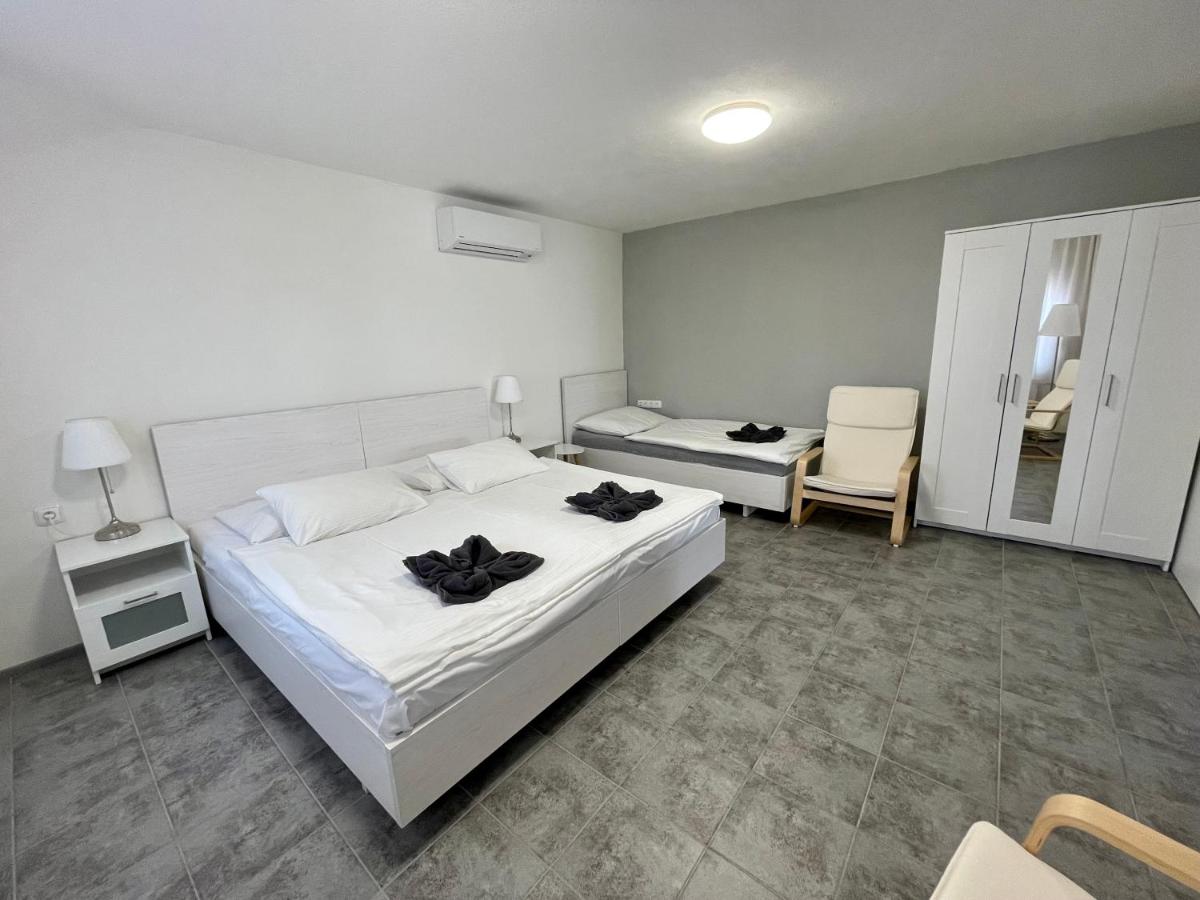 Penzion Apartmány Adamčík - Housity
