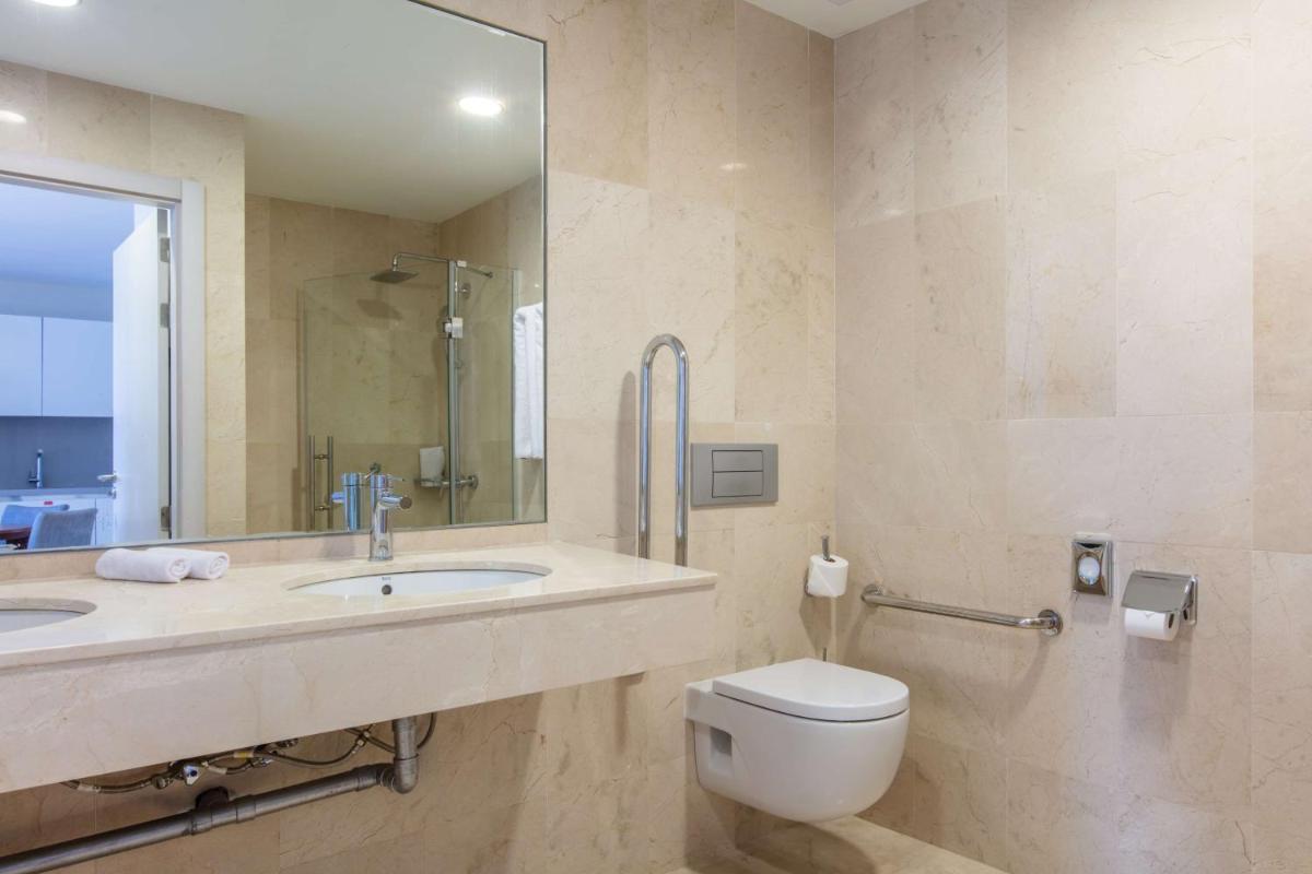 Un baño de Radisson Blu Resort Gran Canaria