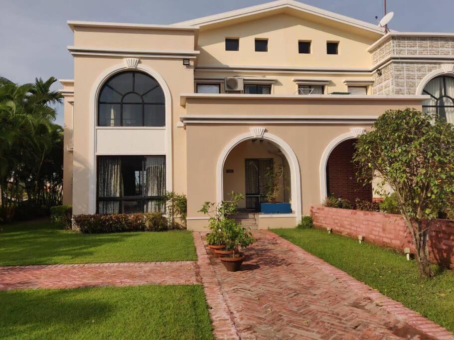 Bornona- a restful retreat by the river - Housity