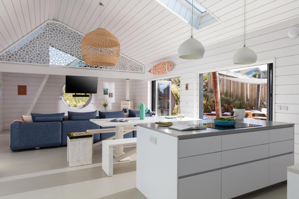 Three Mile Beach - Housity
