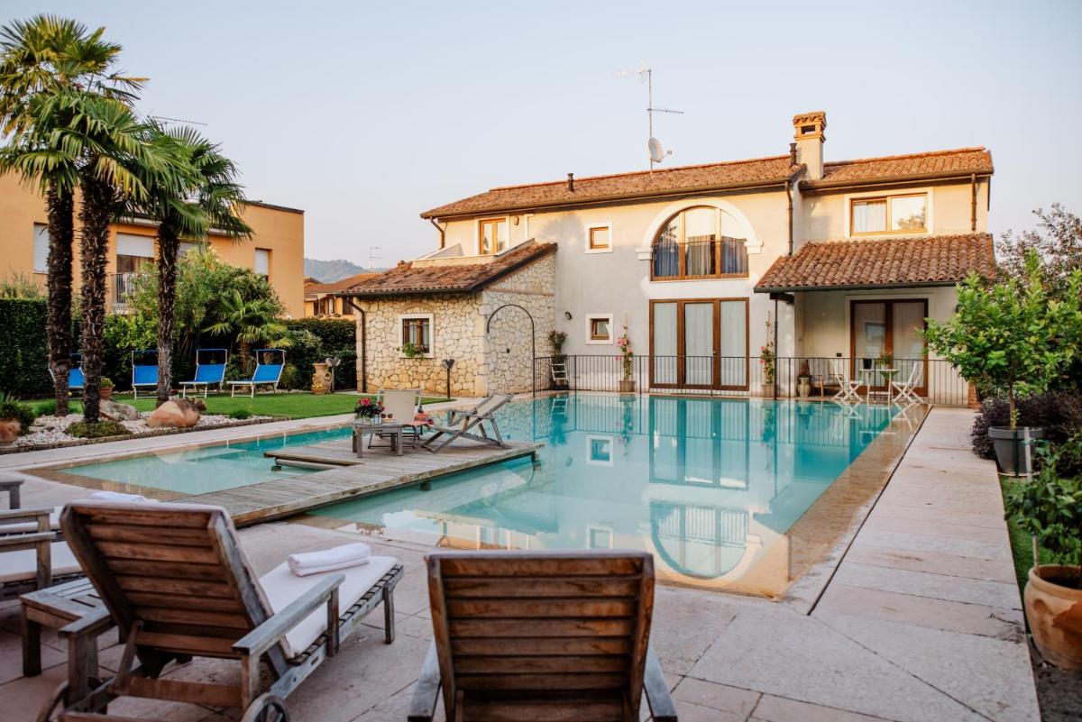 La Dolce Vita - Housity