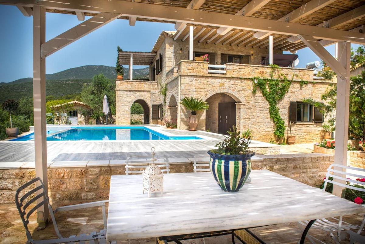 Magnificent, Authentic Private Villa and the Guest house - Housity
