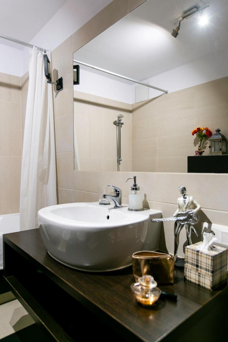 Otium Old Town Angel Plaza - Housity