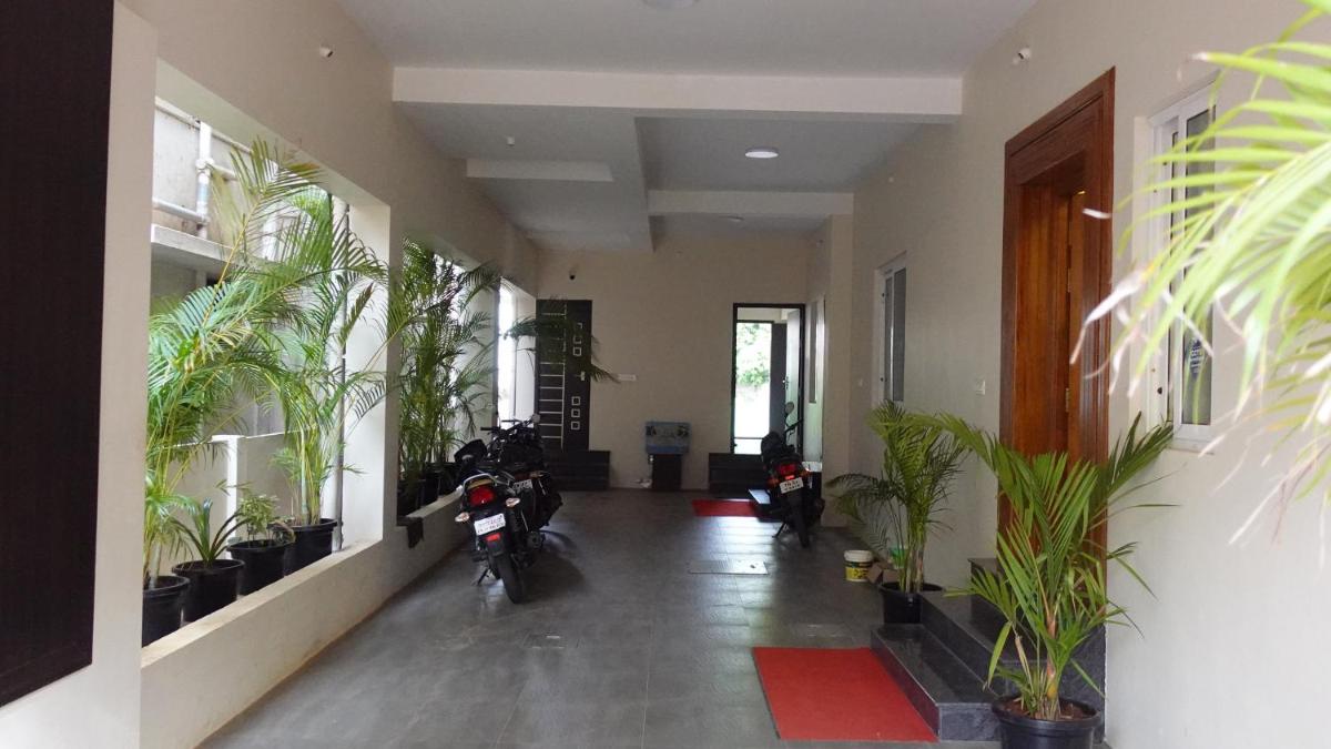 Hotel Akshith Inn - Housity