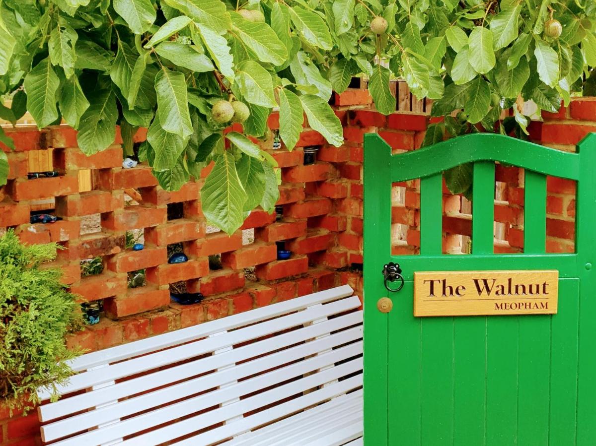 The Walnut, Meopham - a private retreat rural location - Housity