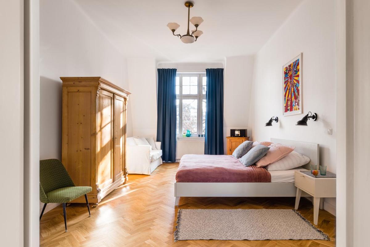 Sanhaus Apartments - CHOPINA 13 - apartamenty w centrum, 5 minut od plaży i deptaka - Housity