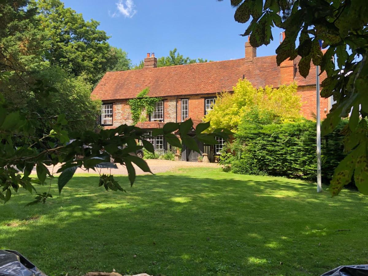 Traditional 18th Century Farmhouse in Streatley - Housity