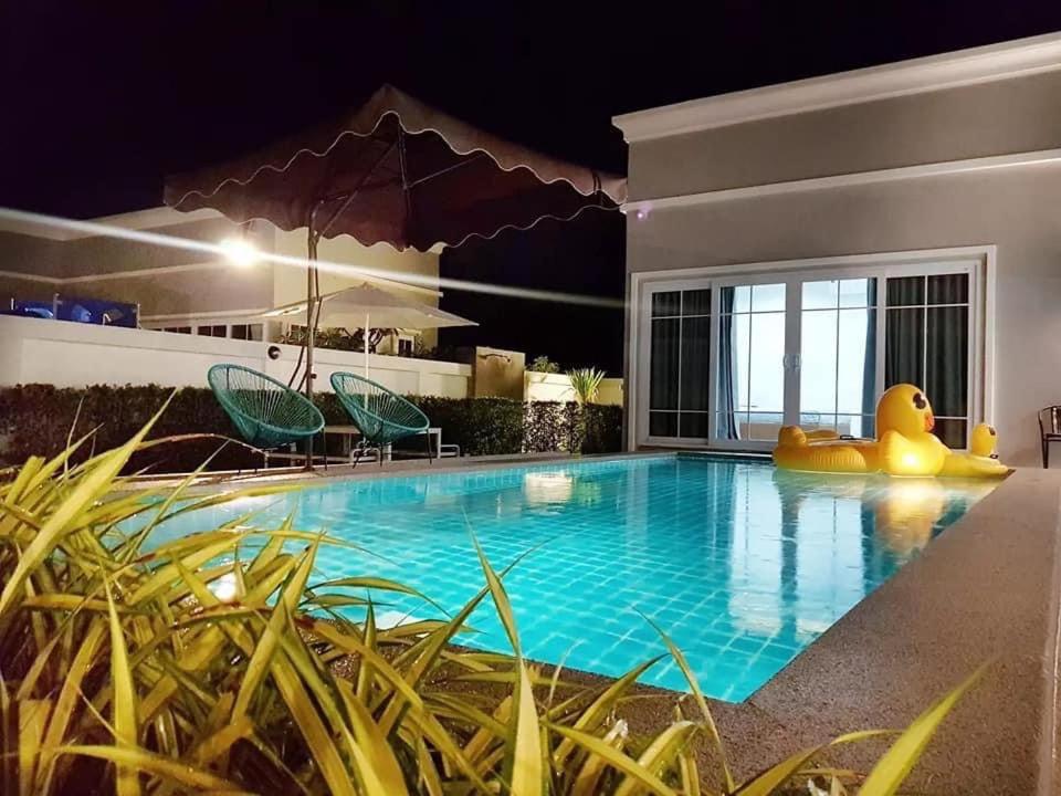 A Day-Away Pool Villa , Huahin Cha-am - Housity