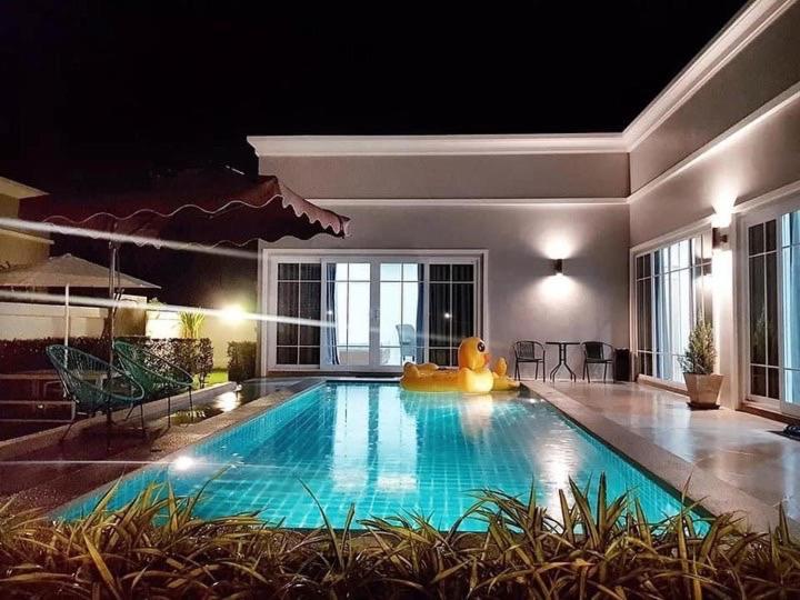A Day-Away Pool Villa , Huahin Cha-am - Housity
