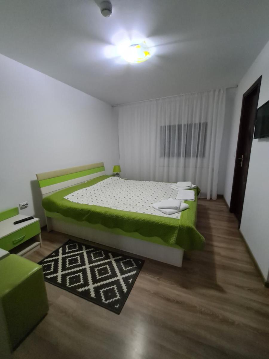 Candy Pensiune&Restaurant - Housity