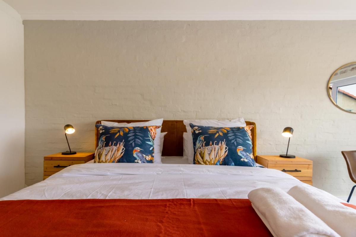 Alimama Spaces The Chelsea's Cote de Val studio - Housity