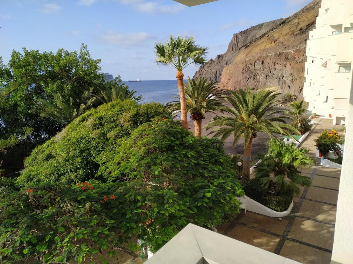 Steps to the beach!!! - Housity