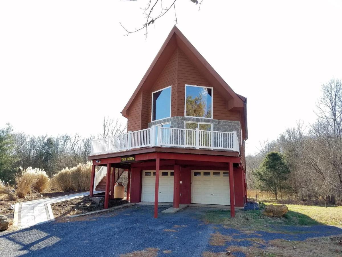 The Shuck- Christophers Riverside Cabin - Housity