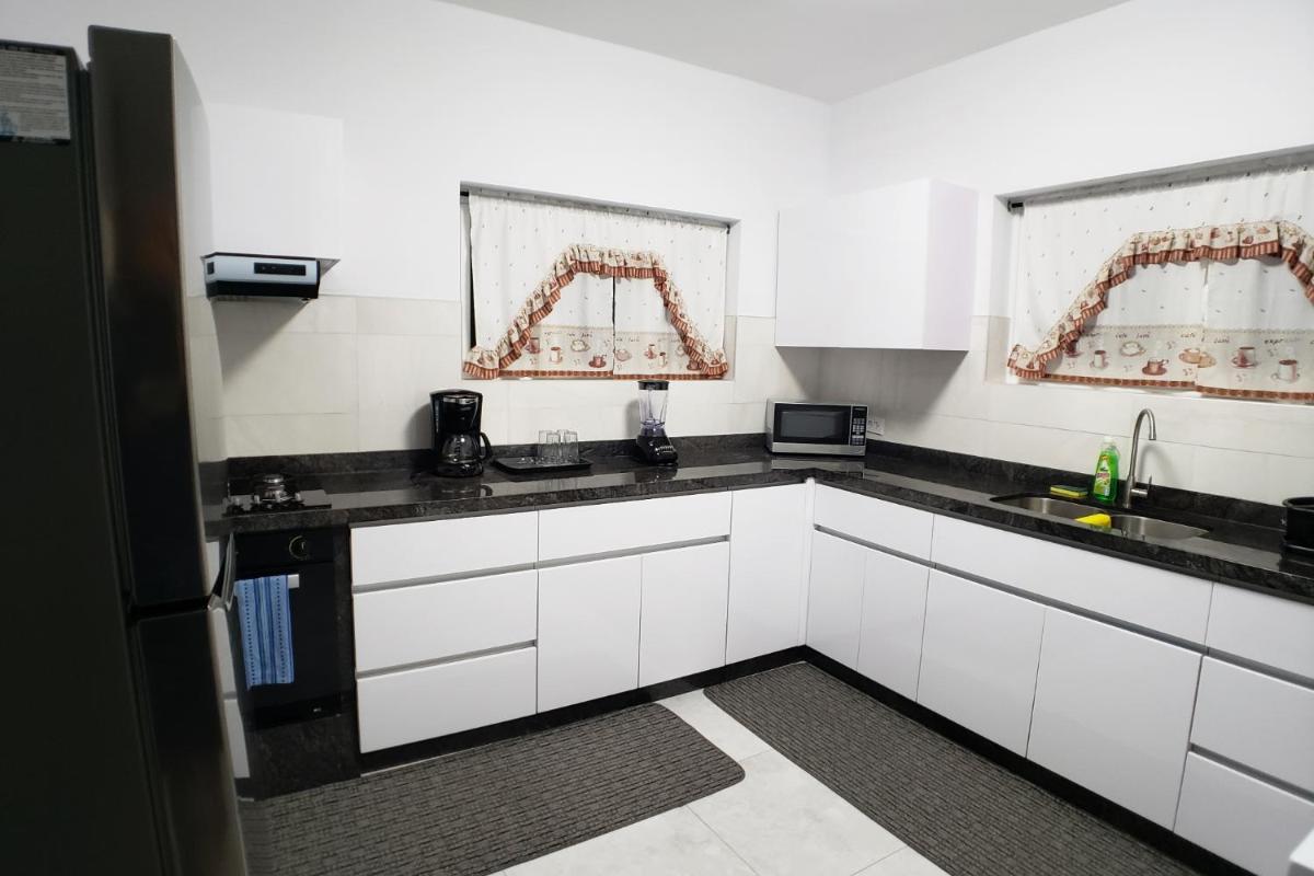 Suitetrails - Aruba Vacation House - Cozy and Modern!