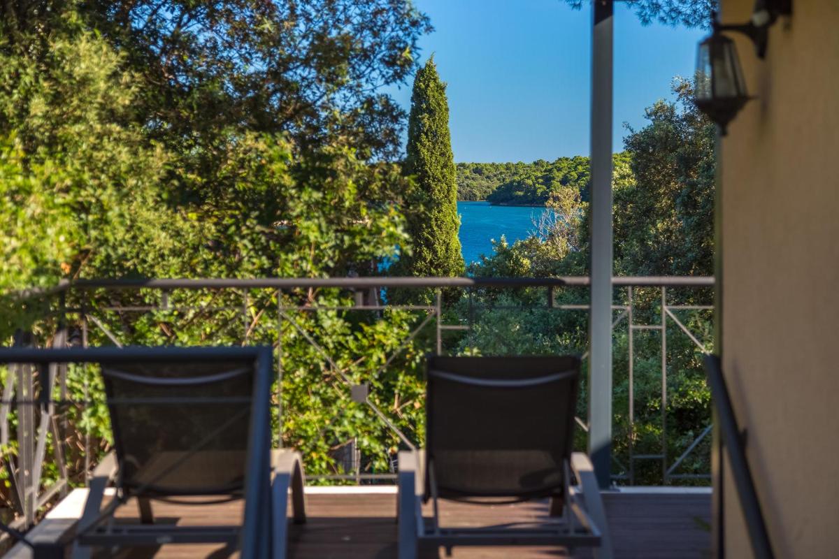 Suitetrails - Holiday house in Pula,30 m from the sea