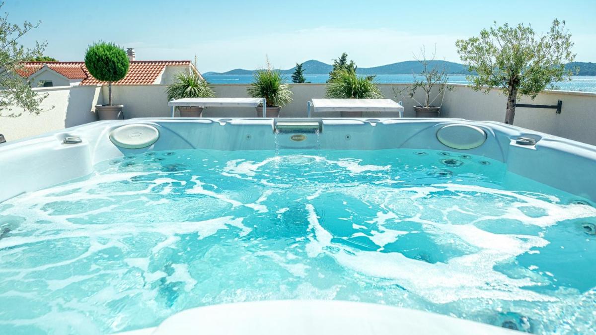 Apartments Luka - Housity