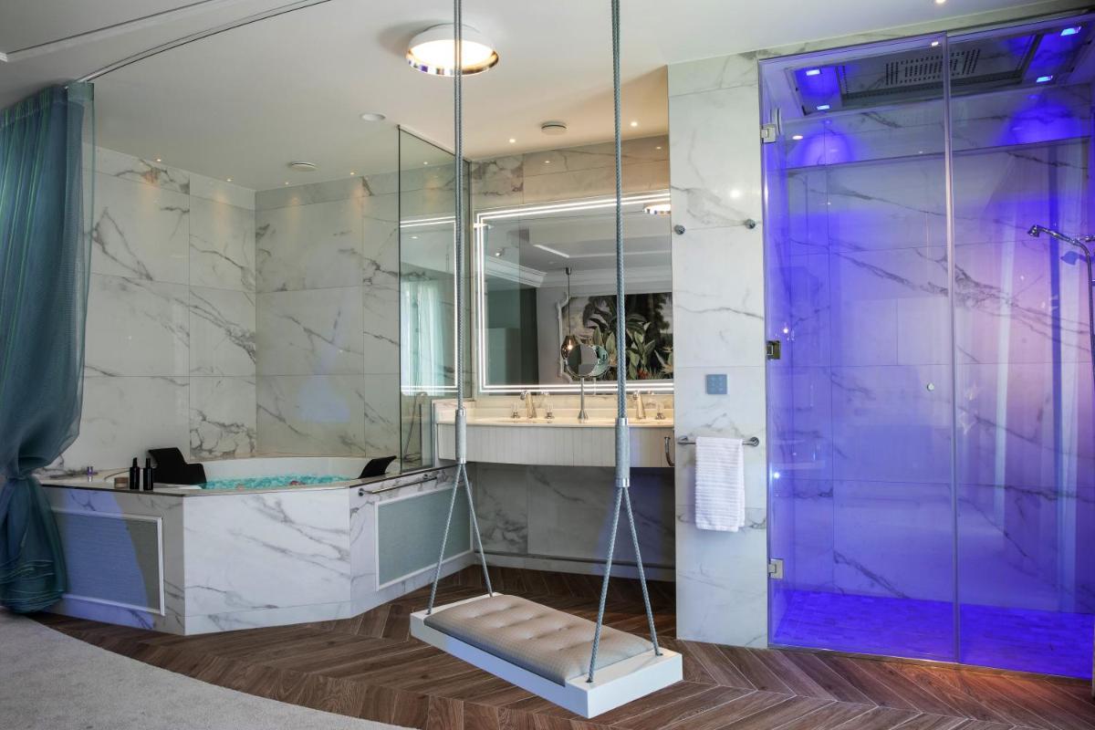 Salle de bains dans l'établissement Paris j'Adore Hotel & Spa