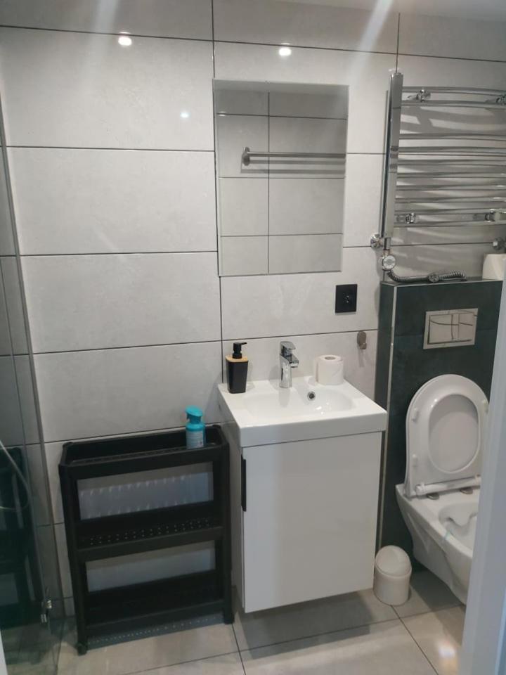 Apartament na zakręcie - Housity