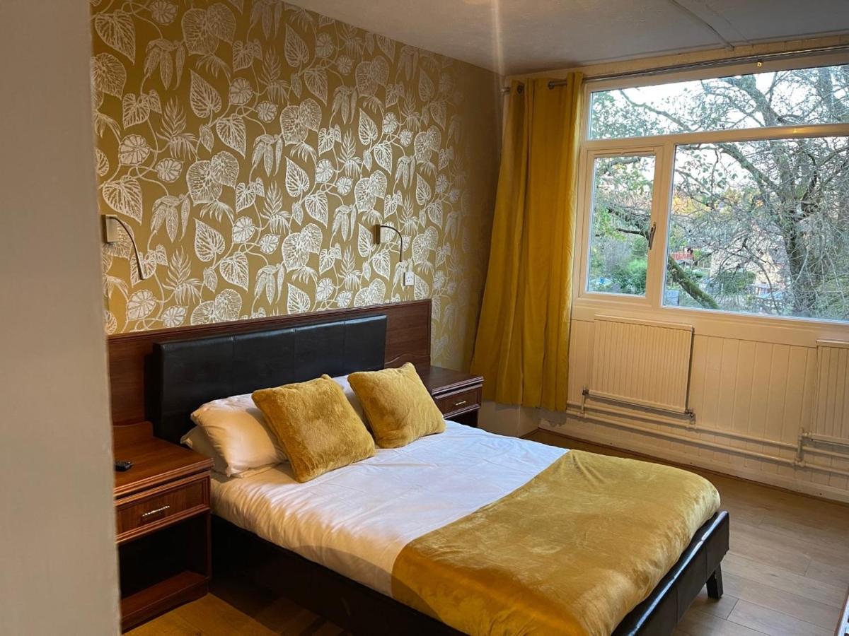 west park hotel chalets - Housity