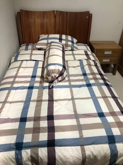 Suitetrails - A4One (Regentown B5 No. 5) House For Rent