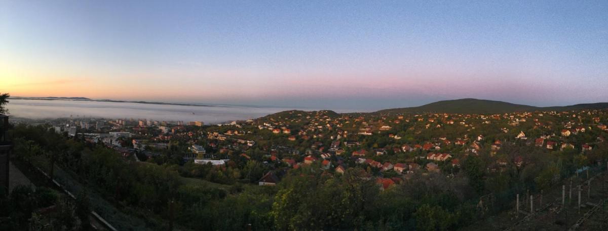 Panoráma Vendégház - Housity