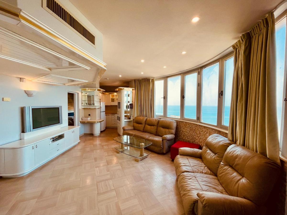 Royal on Beach - Housity