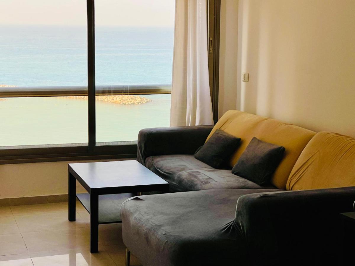 Royal on Beach - Housity
