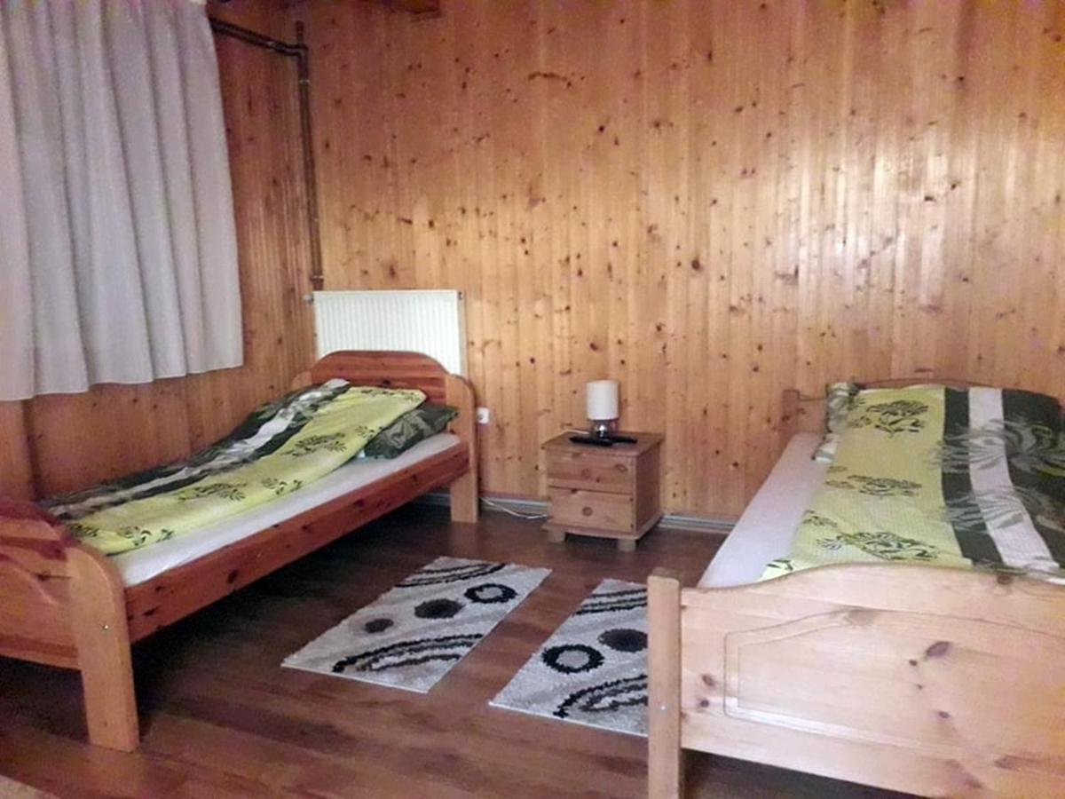 Hegyalja Vendégház - Housity