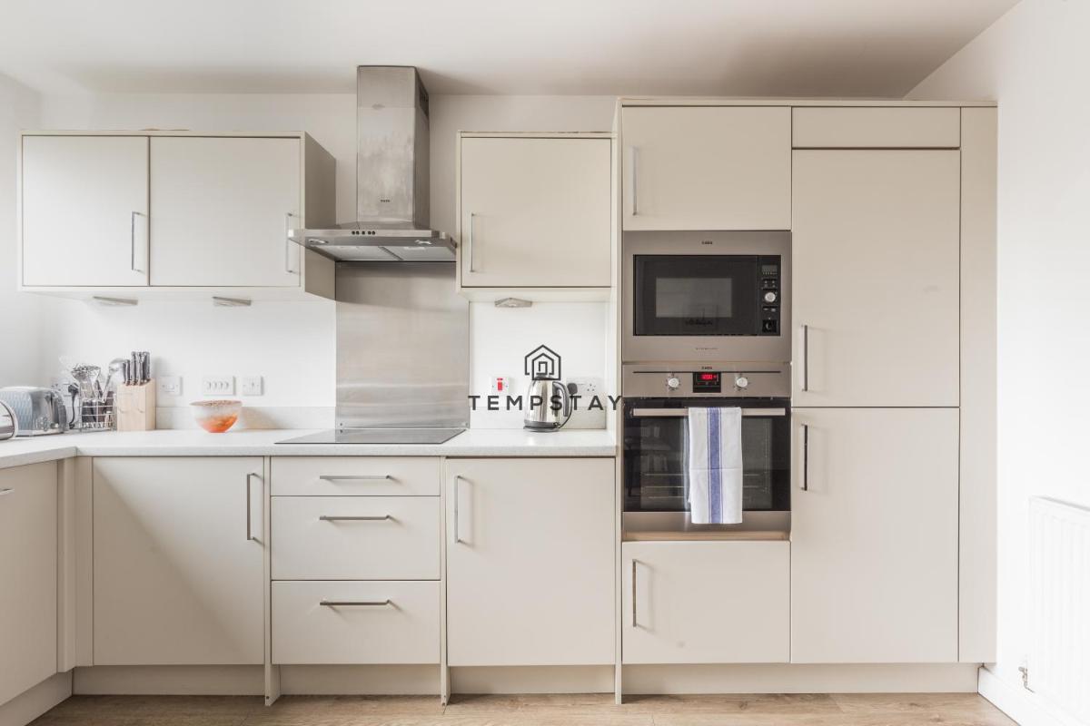 Modern Private Apartment -Balcony-Tube Station - Housity