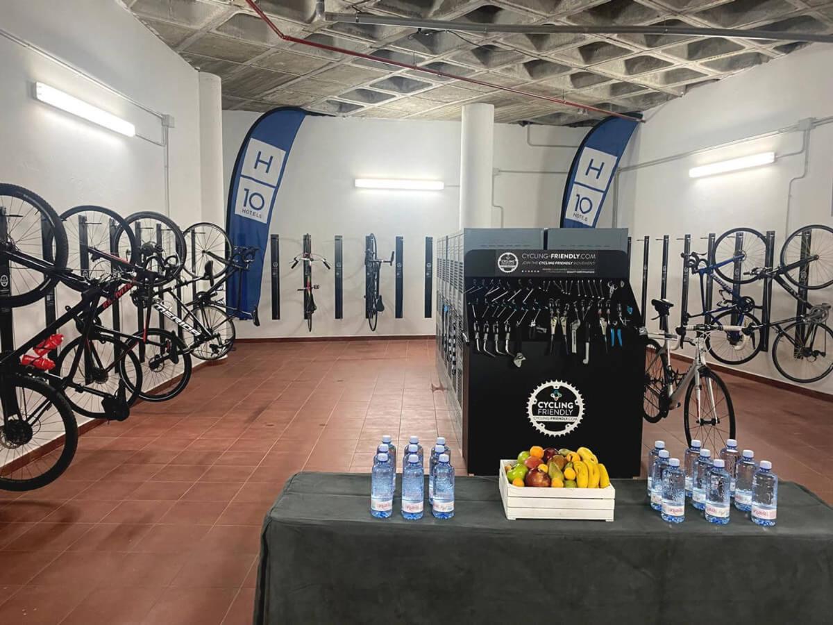 Montar en bicicleta en H10 Playa Meloneras Horizons Collection o alrededores