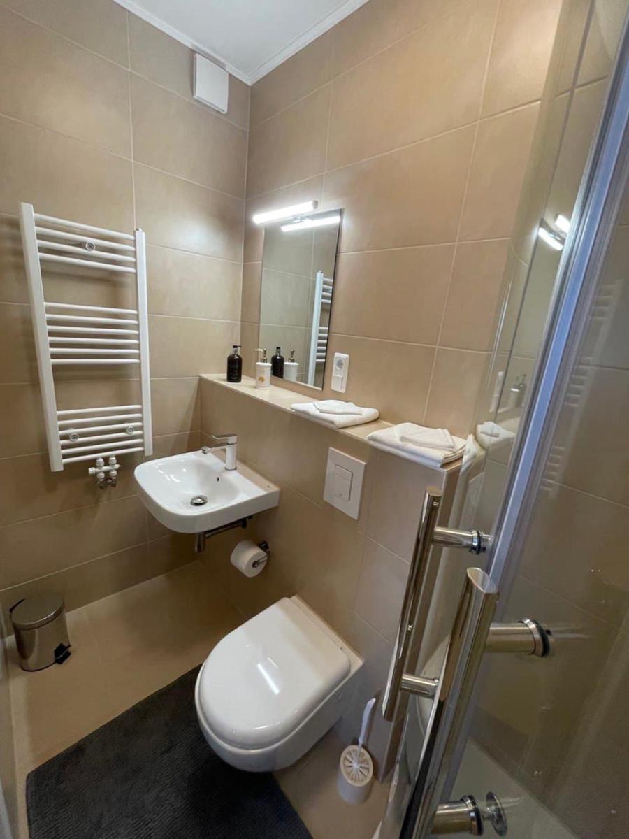 Aparts4ring Nürburg - Private Rooms - Housity