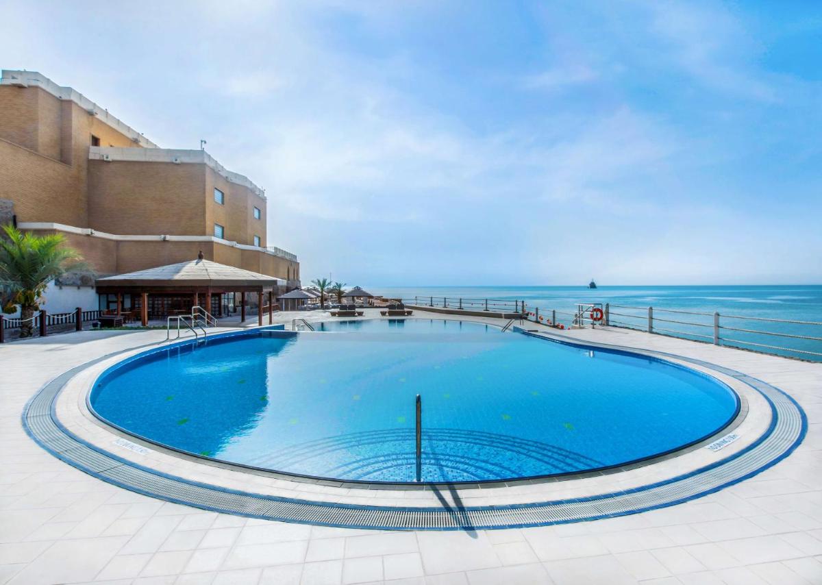 Radisson Blu Hotel, Kuwait - Housity
