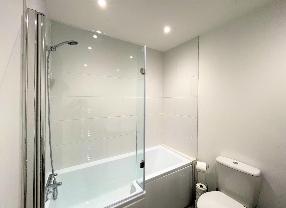 The Fairway Apartment - Sandwich Central - By Goldex Coastal Breaks - Housity