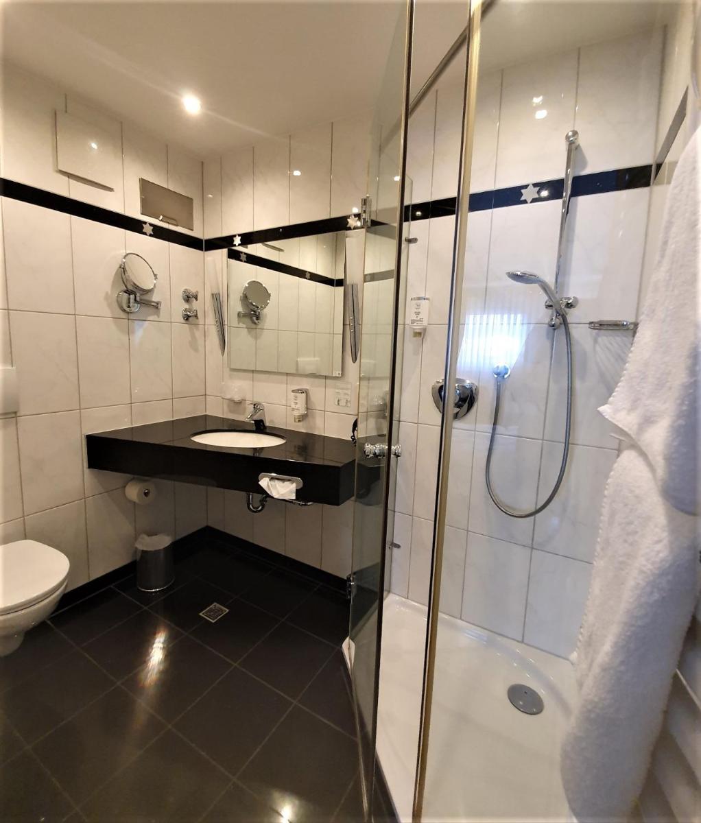 Dreispitz -B&B-Hotel Garni - Housity