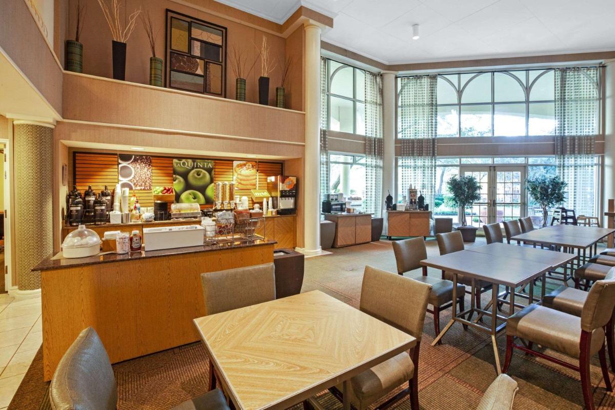 La Quinta by Wyndham Houston Galleria Area - Housity