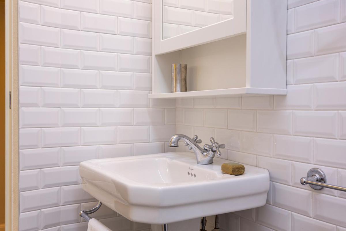 Suitetrails - Modern & Stylish Loft - 2 min from Central Station